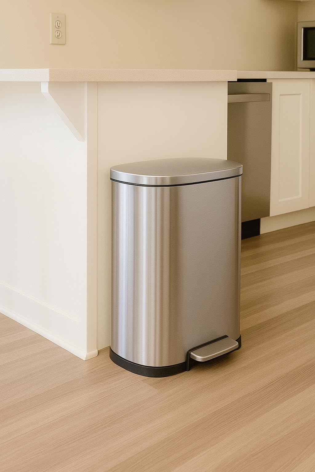 50L Stainless Steel Step-On Kitchen Trash Can L615