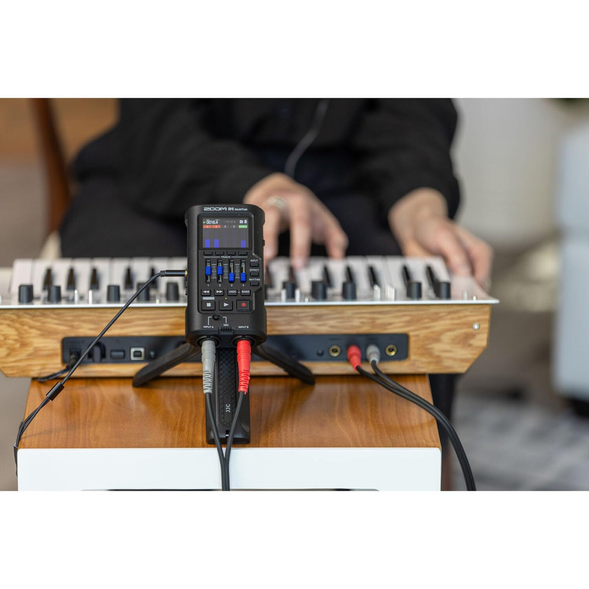 4-Track 32-Bit Float Portable Audio Recorder O220572