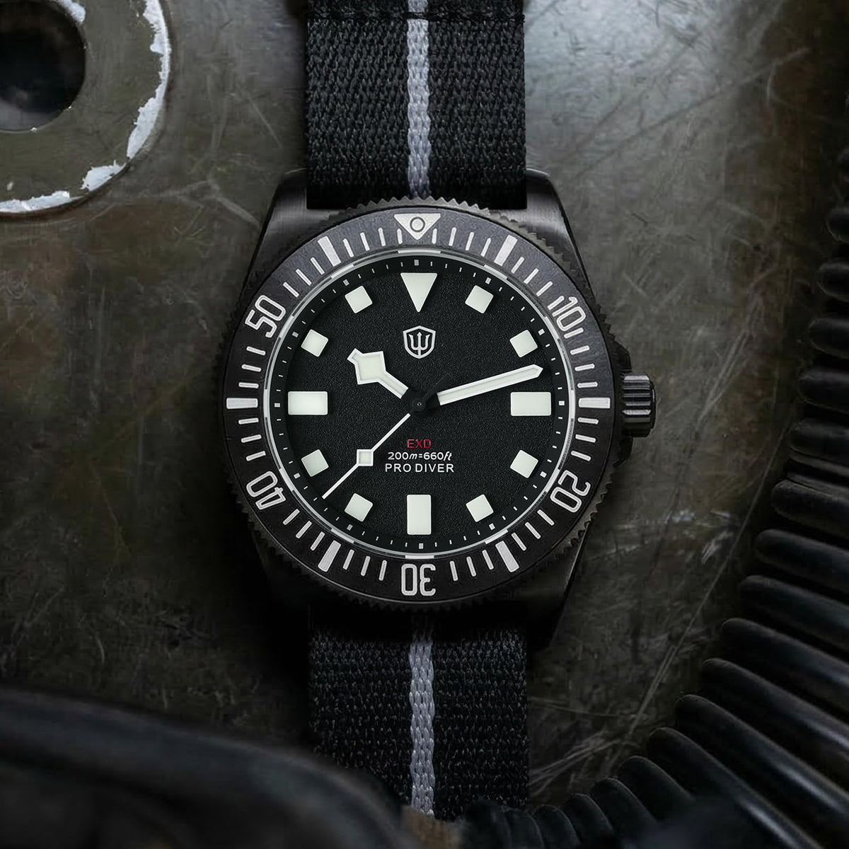 40mm Titanium Dive Watch M41785