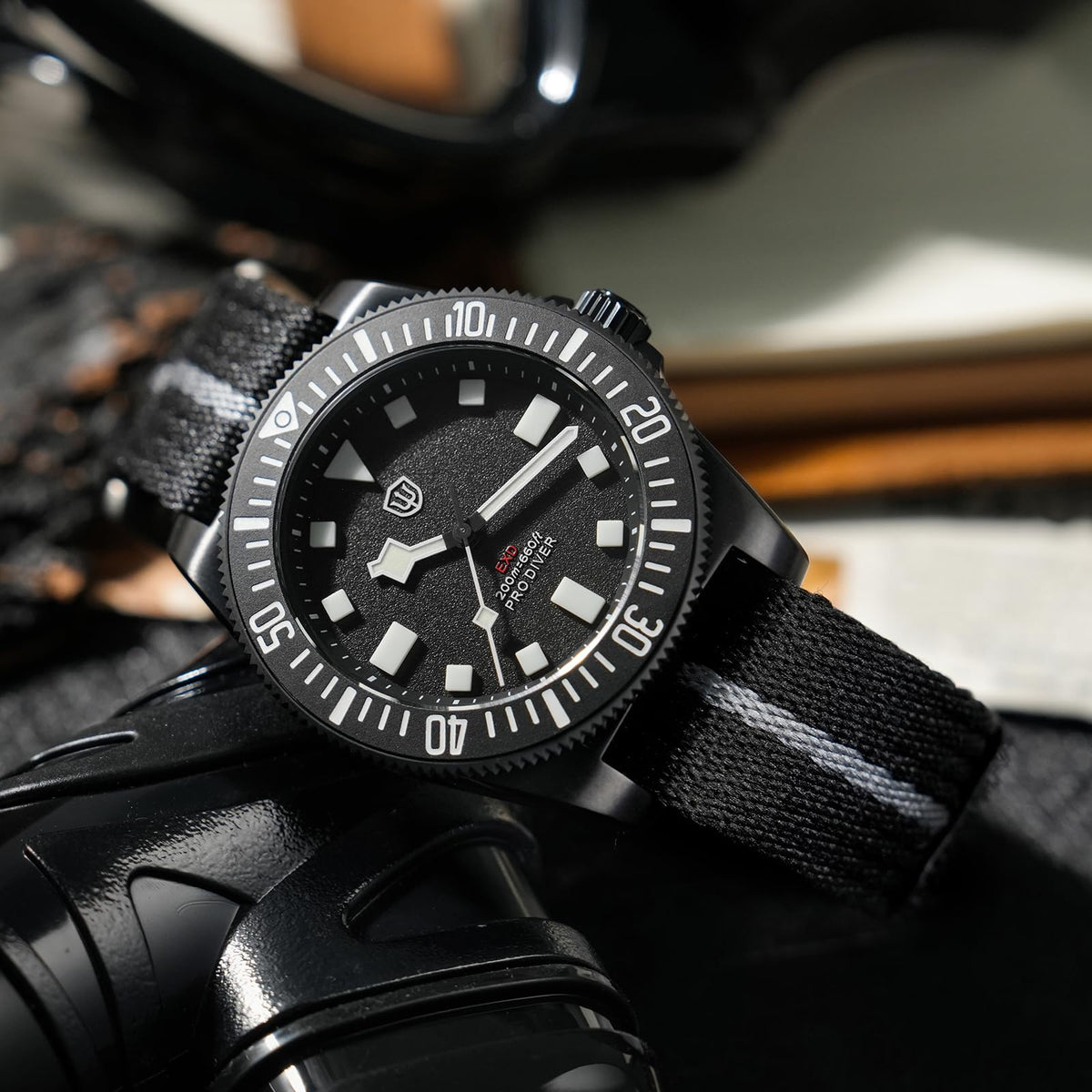 40mm Titanium Dive Watch M41785